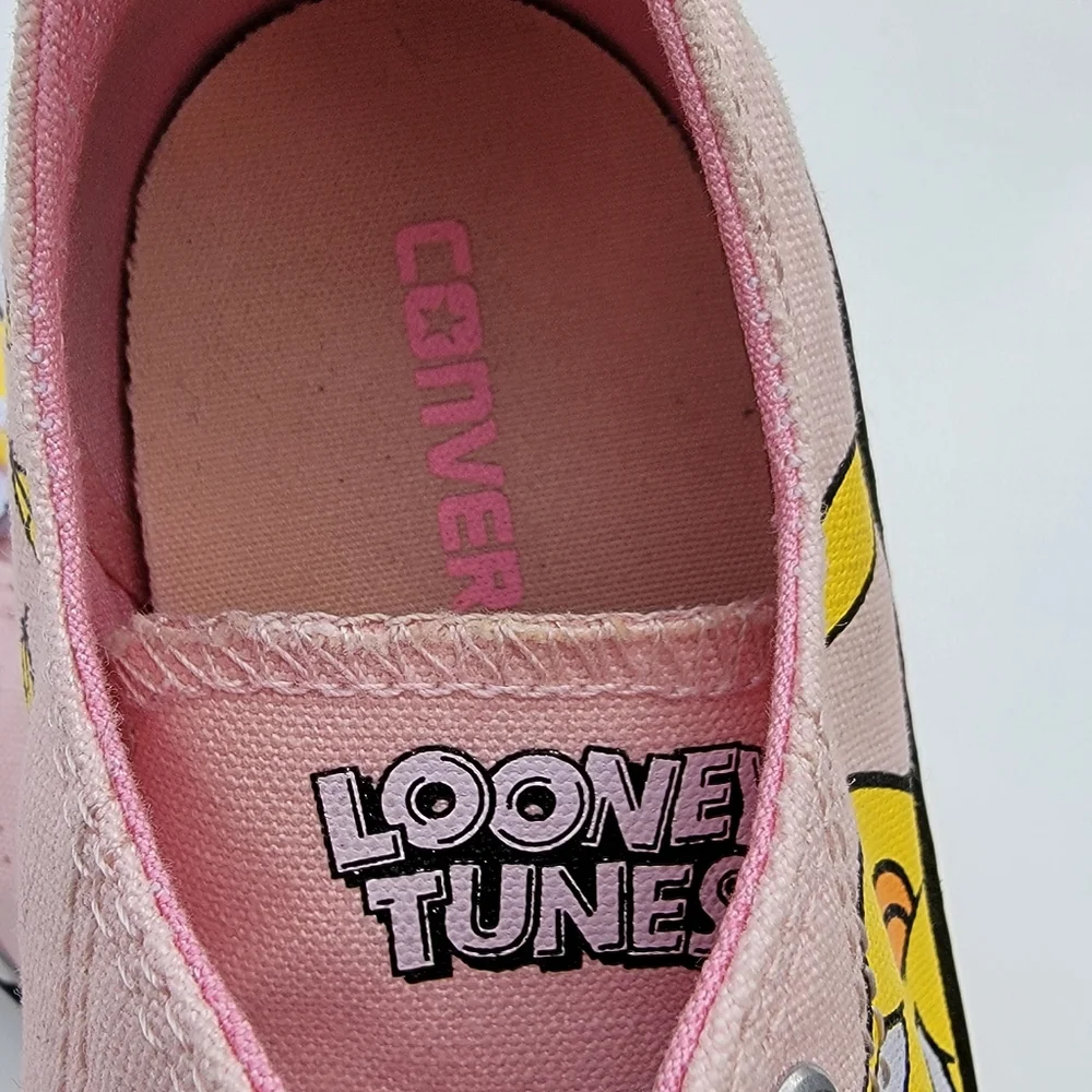 Converse | Chuck Taylor All-Star Looney Tunes Tweety Bird Sneakers Size 2